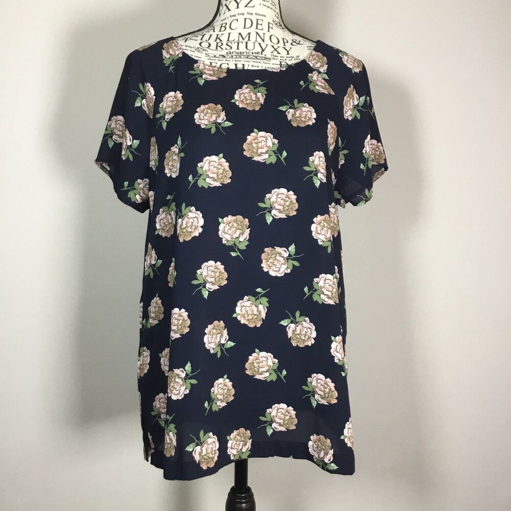 Navy blue roses floral top lightweight short sleeves romantic cottagecore M